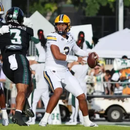 Spartans Edge Hawaii 20-16 Behind Weaver's Two TD Passes