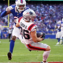 Efton Chism III's One-Handed TD Catch Lifts Patriots Past Bills 29-26