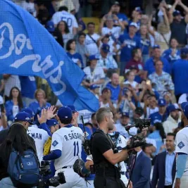 Pages' Two-Run Single Sends Dodgers Past Braves and Into NLCS