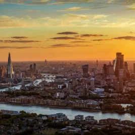 UK Wealthy Weigh Exit as Tax Uncertainty and Confidence Slip