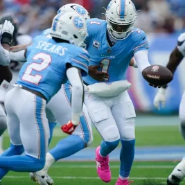 Titans' Tyjae Spears Questionable vs. Colts After Full Friday Practice