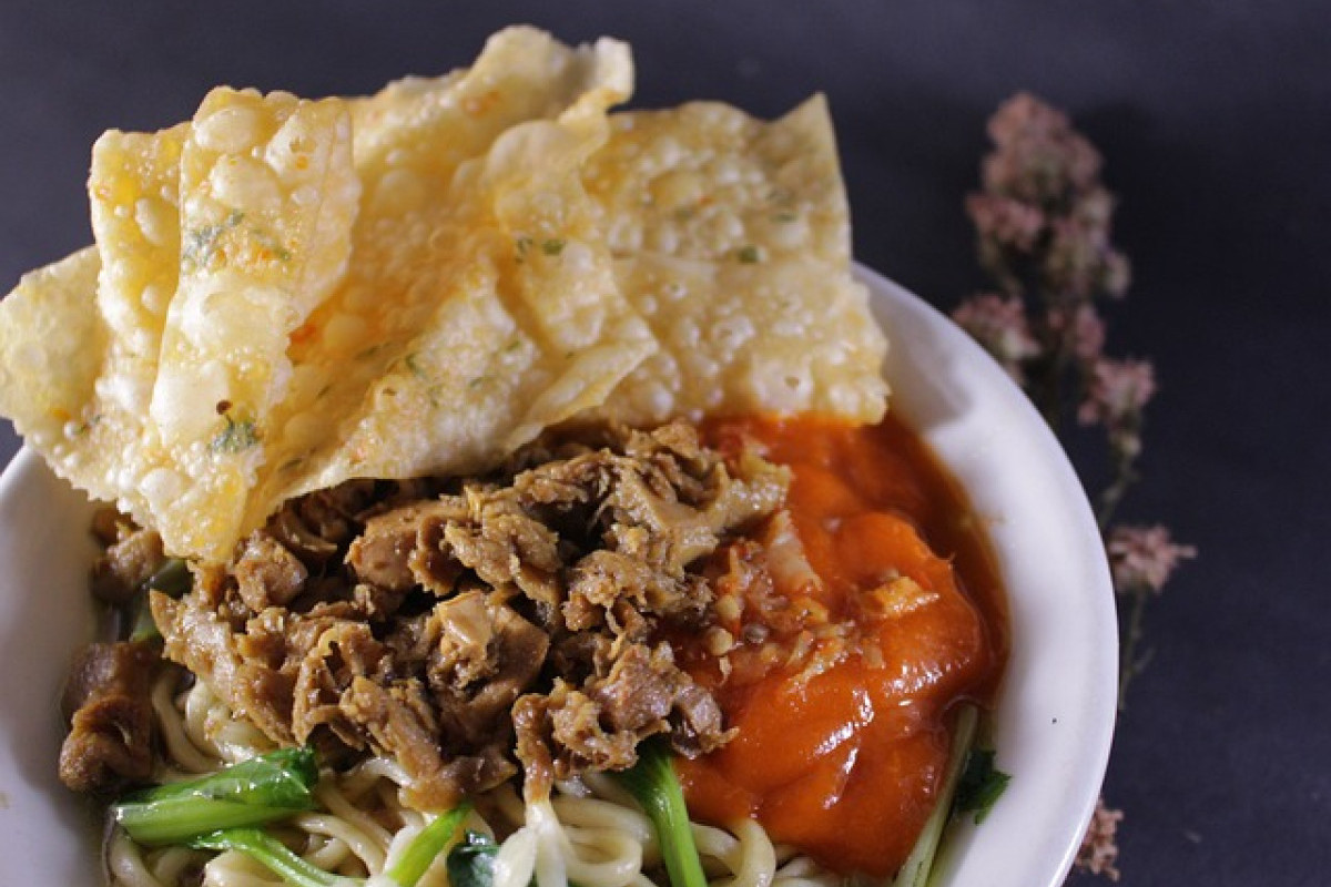 Melegenda! Inilah 5 Tempat Makan di Surabaya Terenak Khusus Mie Ayam dan Bakmi, Ada yang Jualan Sejak 1982, Miliki Mie Kenyal dan Porsi Jumbo Dijamin ENAK!