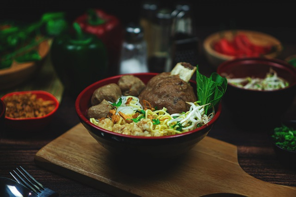 Rekomendasi Bakso Terkenal Enak di Temanggung, Kuah Gurih Gak Bikin Mual dan Pusing, Pentol hingga Iisan Sangat Empuk dan Lezat!