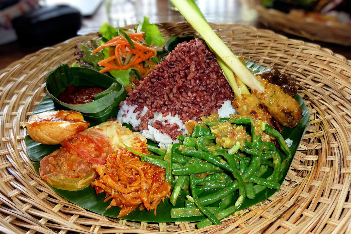 Tempat Makan Nasi Madura di Surabaya Untuk Sarapan - Ada Sego Meduro Suramadu, Nasi Madura Bu Moa hingga Nasi Madura Bu Hamina