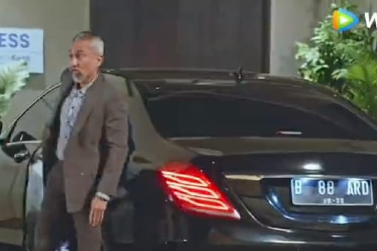 Nonton Link Streaming Kupu Malam Episode 6A dan 6B: Like Father Like Son, Arief dan Raffi Punya Selera Perempuan yang Sama