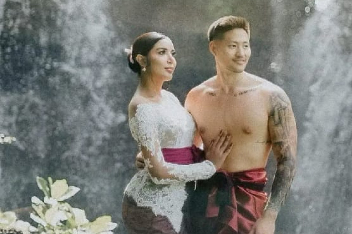 Lionel Lee Sosok Pacar Tampan  Millen Cyrus yang Jalani Proses Melukat di Bali Ternyata Baru Berumur 26 Tahun Loh 