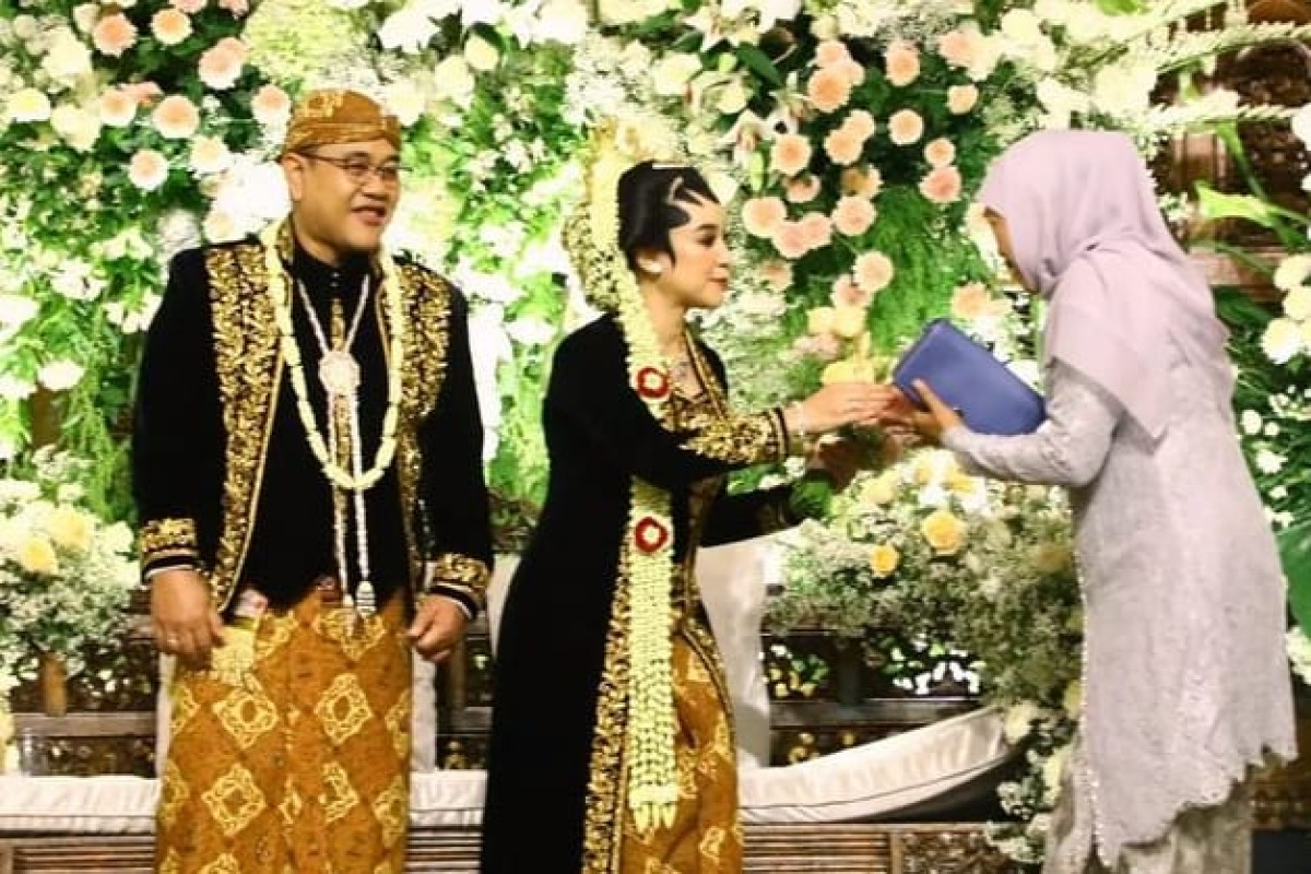 Profil Agama Febrina Farrah Anova Istri Anjas Aryo Wijanarko Adik Iriana Jokowi yang Baru Menikah 