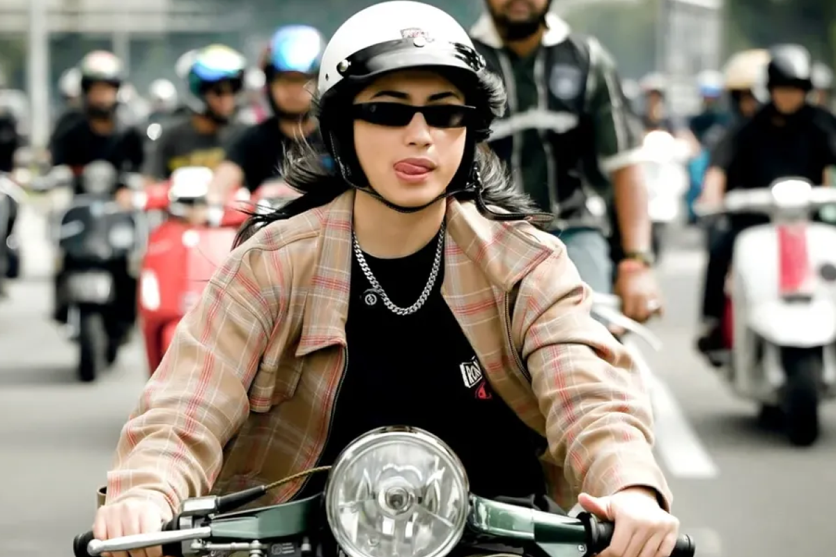  Profil Tampang Tunangan Sintya Marisca Selebgram yang Viral Usai Pamer Foto Bersama Laki- Laki dan Cincin di Jari Manis: Umur, Agama dan IG