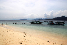 Apakah ini Surga Dunia? Inilah 10 Pantai Terindah di Gresik, Ada yang Plek-Ketiplek dengan Raja Ampat Papua