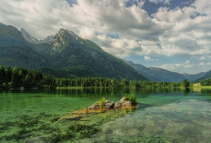 Pesona Danau Megah Sumatera Utara, Mari Mengintip Kecantikan Luasnya 4.500 Hektar yang Tersembunyi di Tengah Hutan yang Asri, Masuk Destinasi Wisata Tidak?