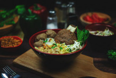 Rekomendasi Bakso Terkenal Enak di Temanggung, Kuah Gurih Gak Bikin Mual dan Pusing, Pentol hingga Iisan Sangat Empuk dan Lezat!