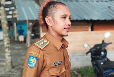 Inilah Dian Siswadi Kades Viral di Lombok Usai Potong Mohawk degan Warna Oranye Menyala Sebut Tidak Takut Ditegur?